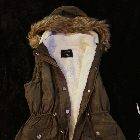 Ashley by 26 international - Picture 1 of 10